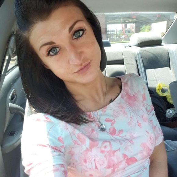 I sell high end clothes NWT, not damaged! - Picture 2 of 2